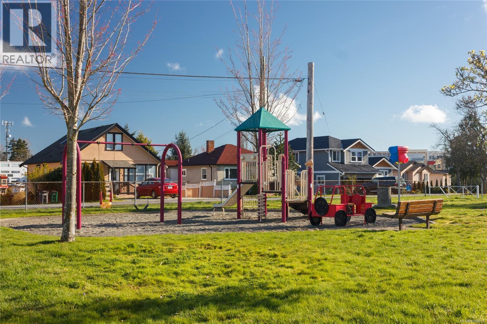 205 3160 Irma St, Victoria, British Columbia  V9A 1S8 - Photo 31 - 1039017