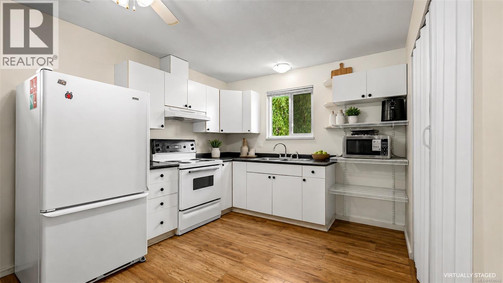 18 1535 Dingwall Rd, Courtenay, British Columbia  V9N 3S8 - Photo 2 - 1038942
