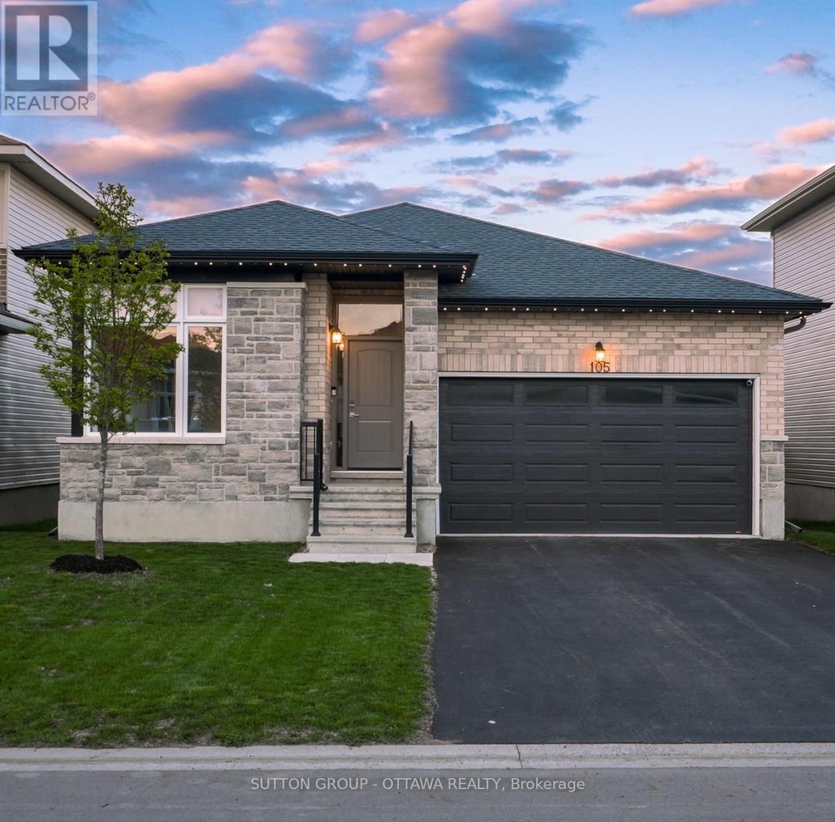 105 Dunlop Road, Carleton Place, Ontario  K7C 0R8 - Photo 2 - X13229936