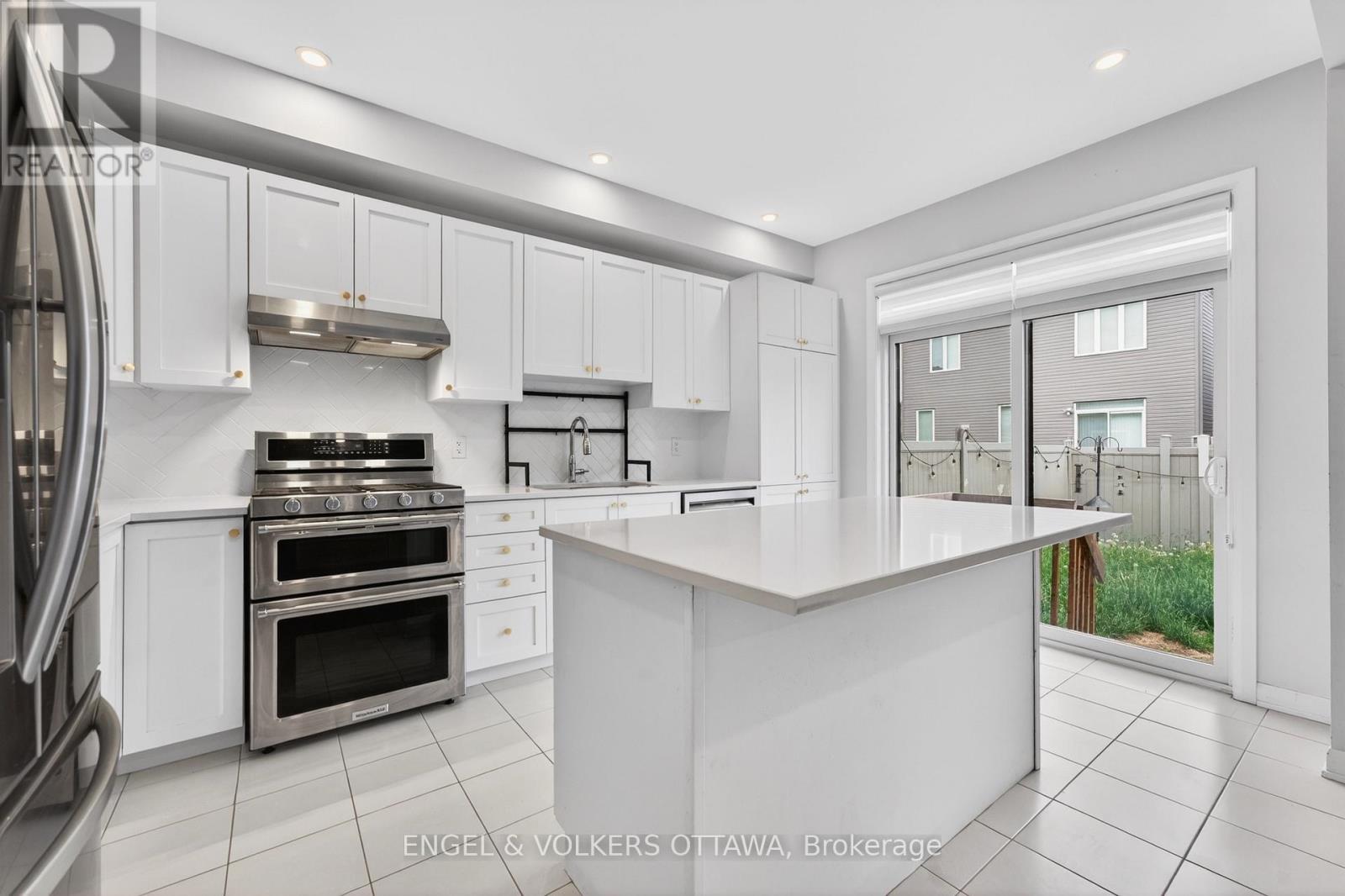 87 Coco Place, Ottawa, Ontario  K2T 0R2 - Photo 12 - X13229952