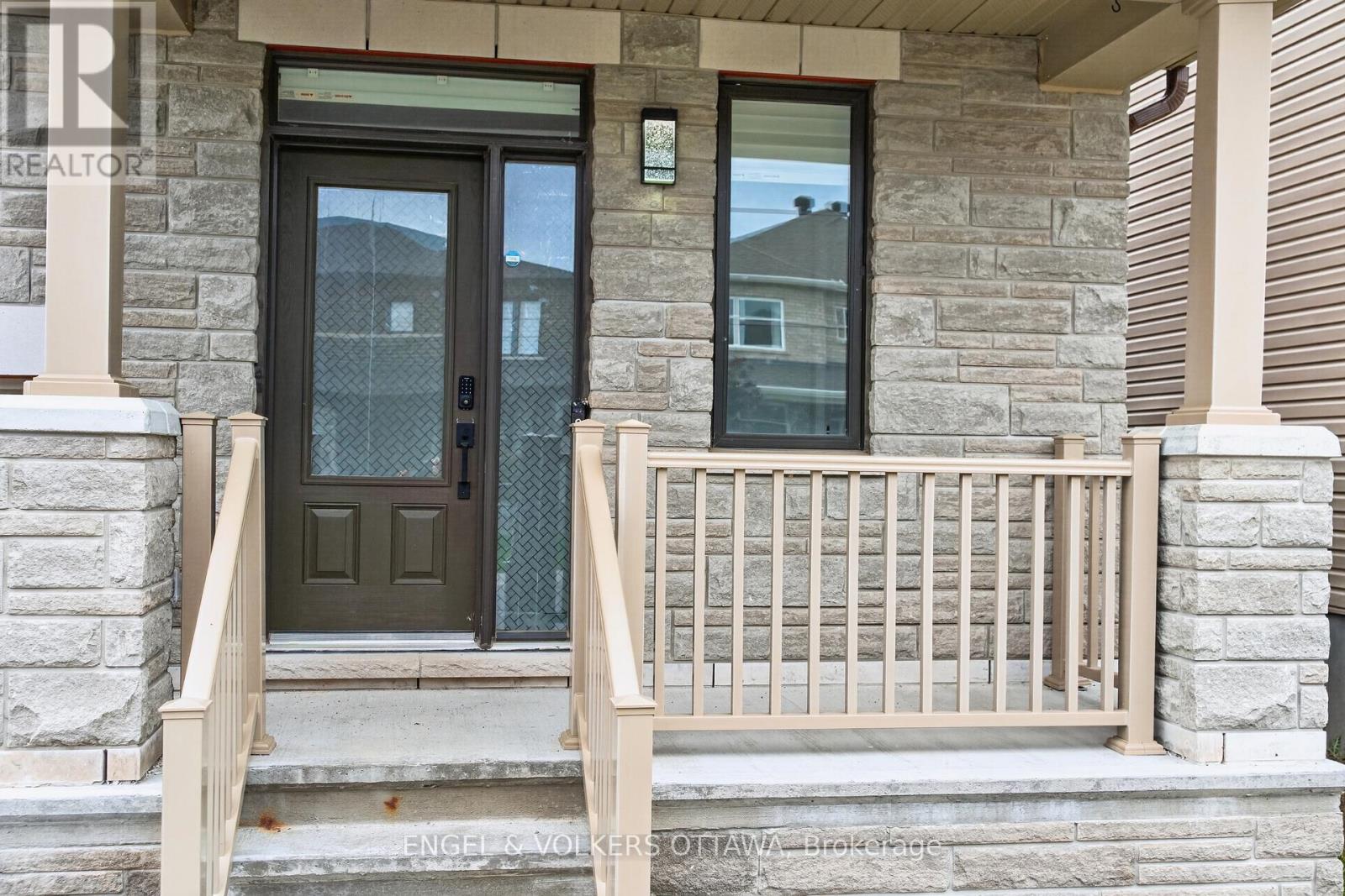 87 Coco Place, Ottawa, Ontario  K2T 0R2 - Photo 2 - X13229952
