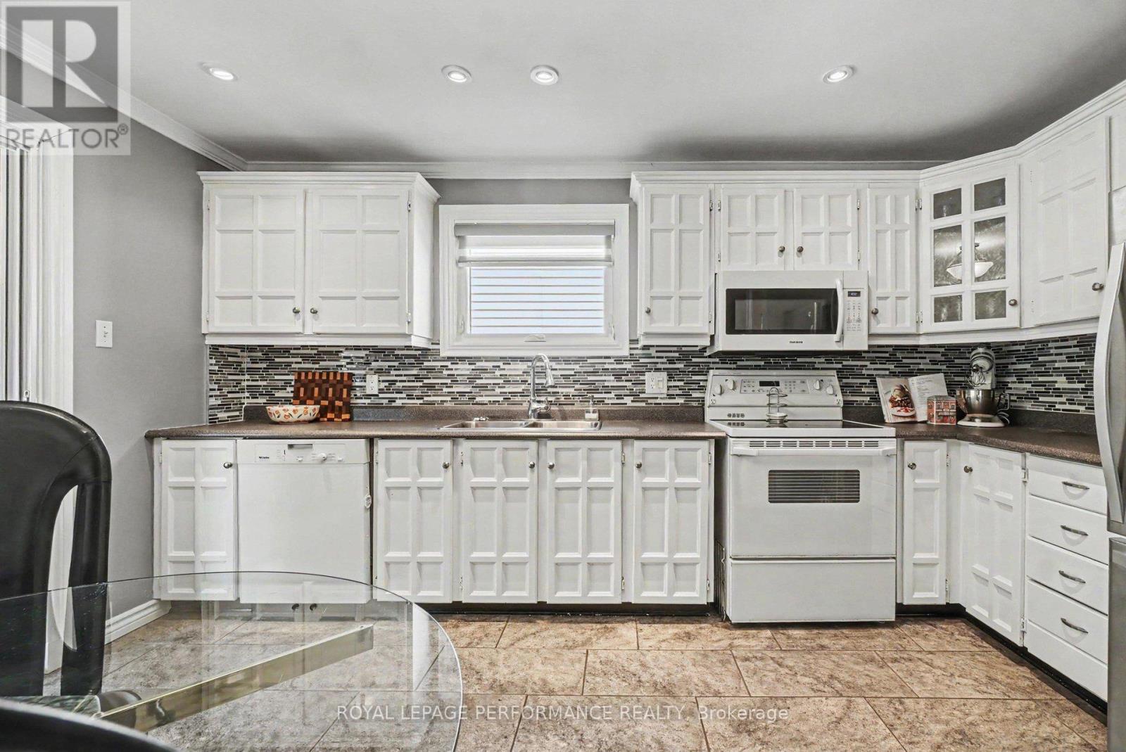 1163 Sauterne Park, Ottawa, Ontario K1C 2H3 - Photo 12 - X13230002