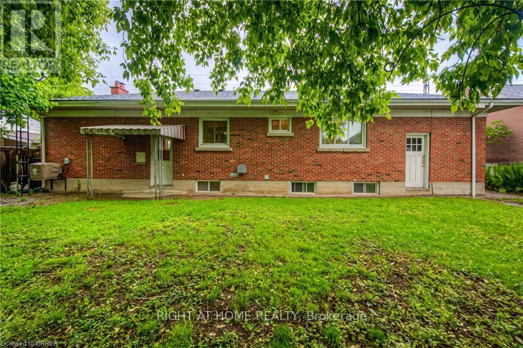 16 Rowanwood Avenue, Brant, Ontario  N3S 7B6 - Photo 18 - X12935932