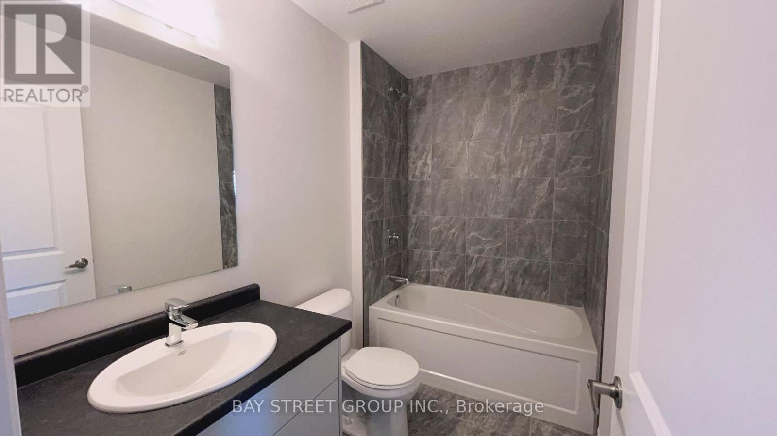 Lower - 75 Hillcrest Road, Port Colborne, Ontario  L3K 6E4 - Photo 11 - X13229890