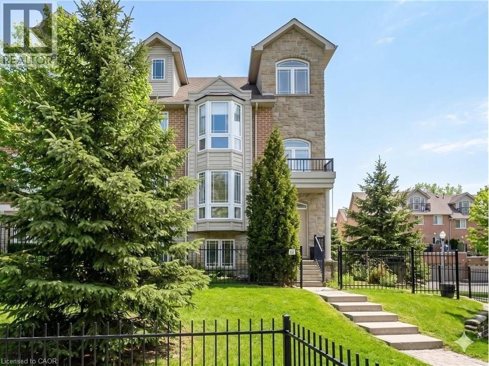 13 WHITEHALL Lane, Cambridge, Ontario