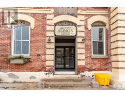 22 - 100 MUSKOKA ROAD N