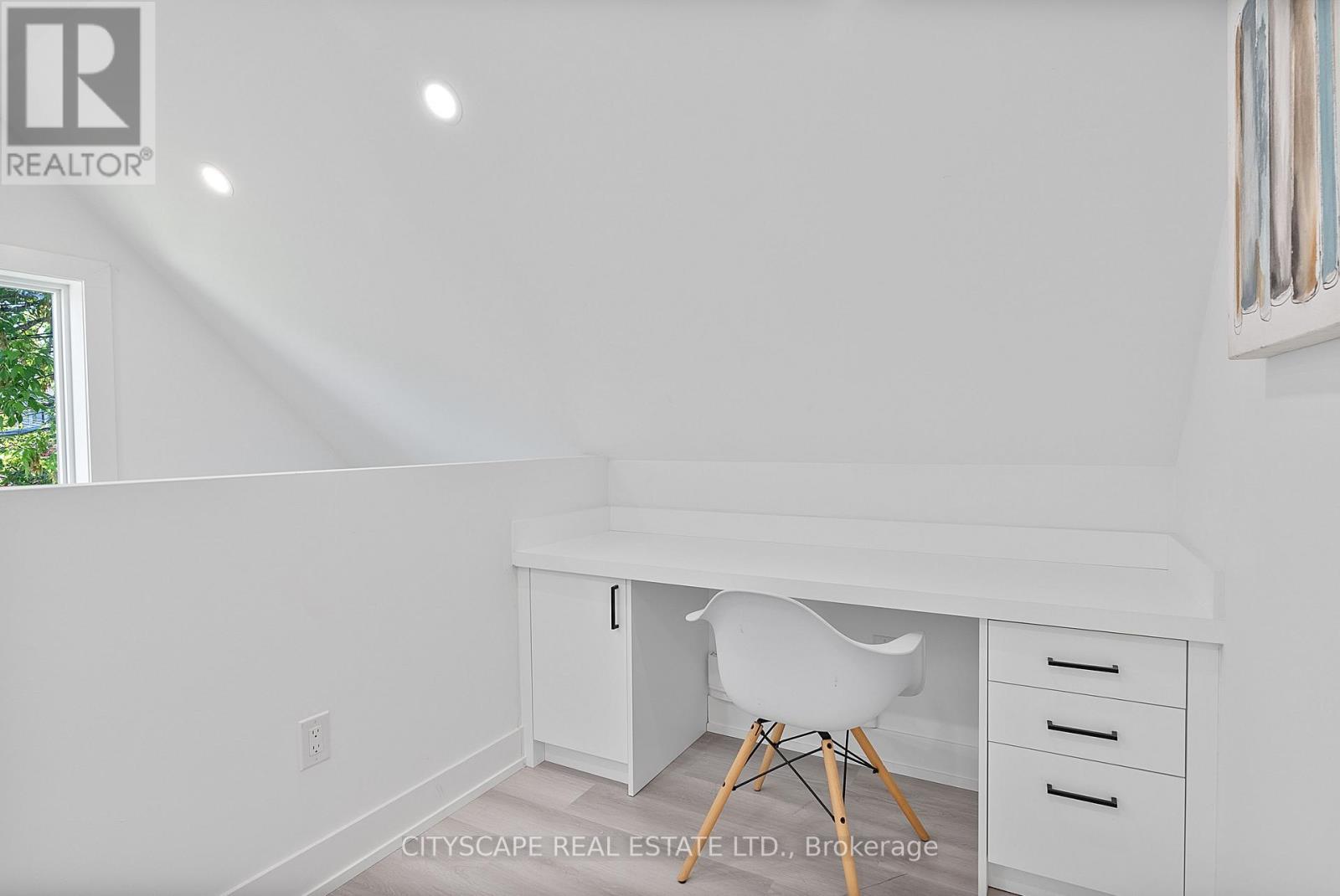 5 Gdn Ste - 591 Oakwood Avenue, Toronto, Ontario  M6E 2X8 - Photo 16 - C13218090