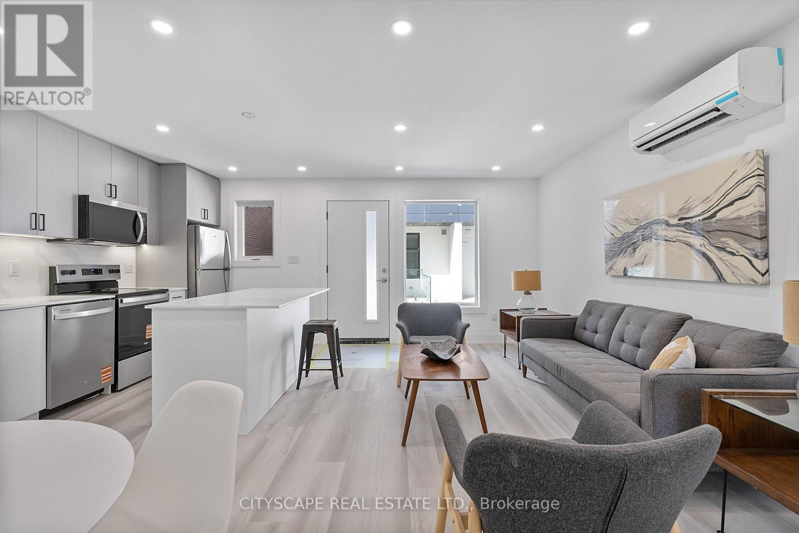 5 Gdn Ste - 591 Oakwood Avenue, Toronto, Ontario  M6E 2X8 - Photo 12 - C13218090