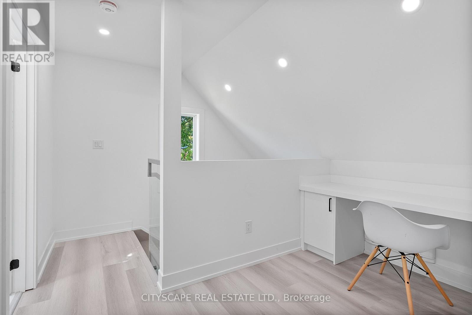 5 Gdn Ste - 591 Oakwood Avenue, Toronto, Ontario  M6E 2X8 - Photo 22 - C13218090