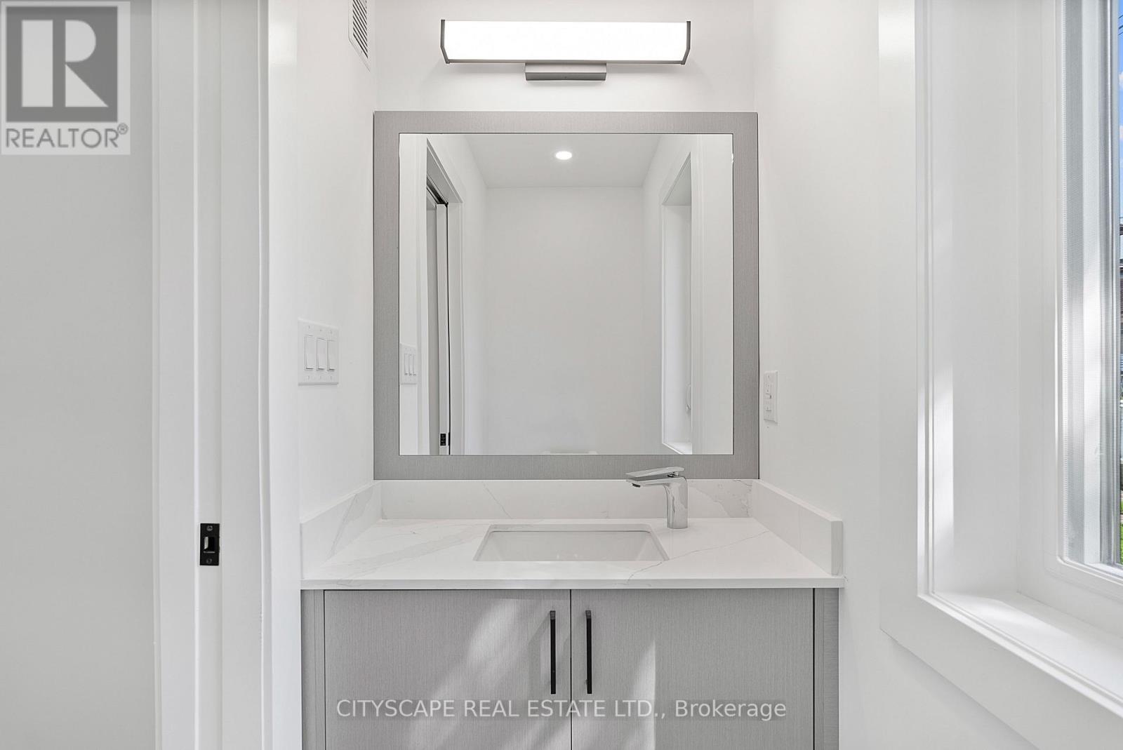 5 Gdn Ste - 591 Oakwood Avenue, Toronto, Ontario  M6E 2X8 - Photo 19 - C13218090