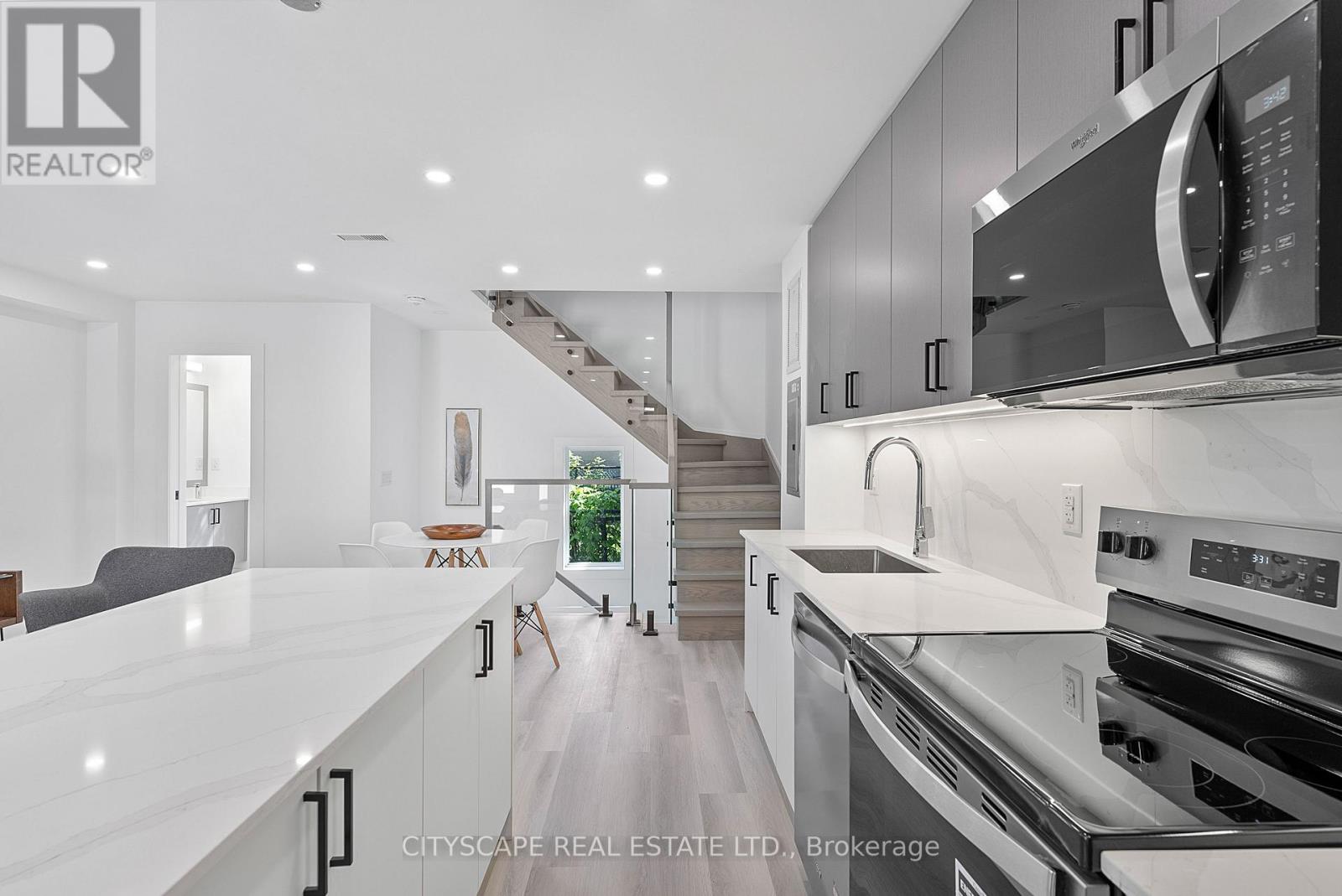 5 Gdn Ste - 591 Oakwood Avenue, Toronto, Ontario  M6E 2X8 - Photo 3 - C13218090