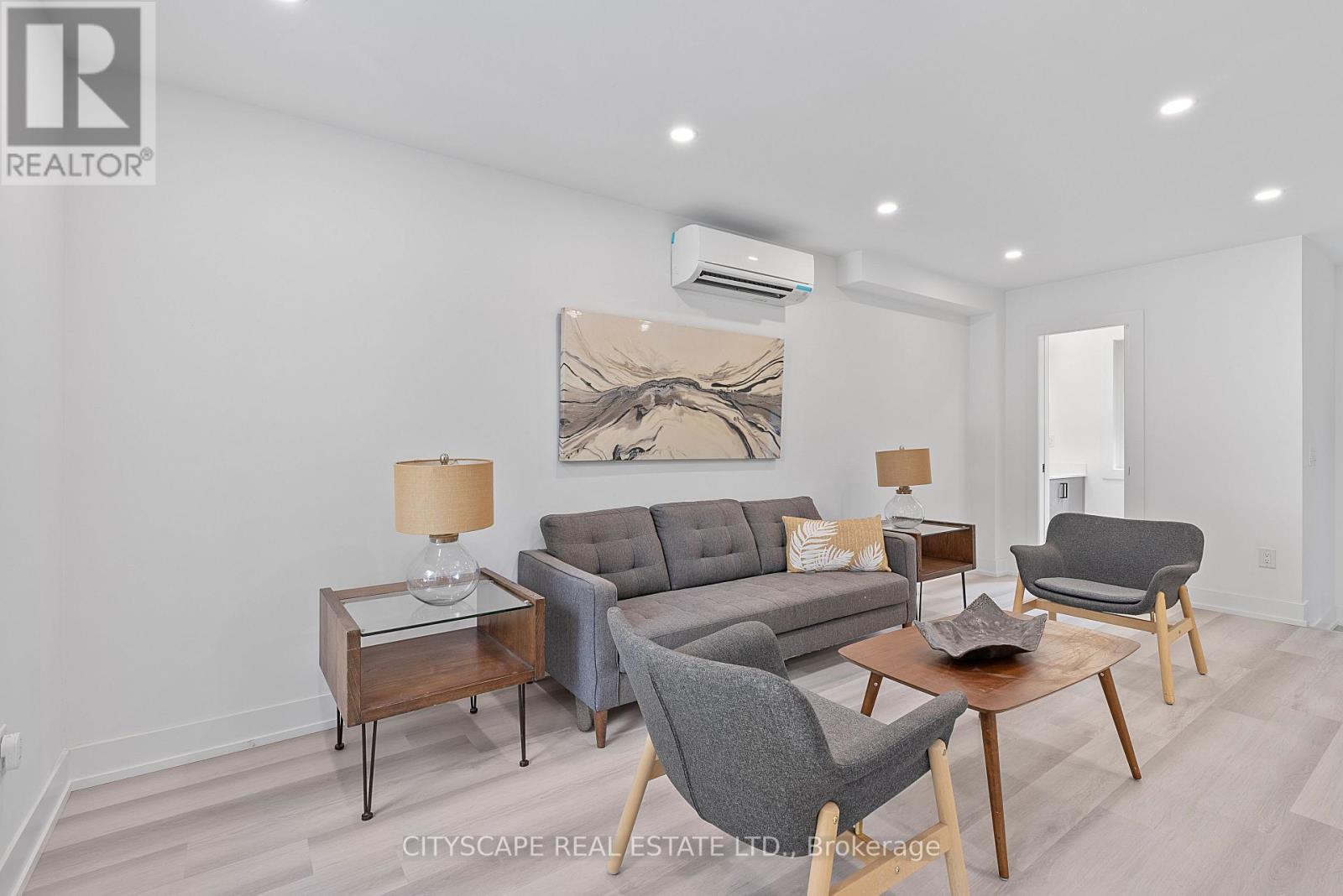 5 Gdn Ste - 591 Oakwood Avenue, Toronto, Ontario  M6E 2X8 - Photo 31 - C13218090
