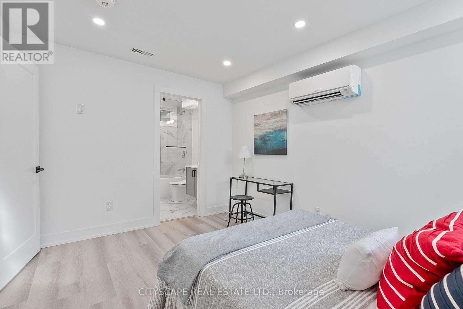 5 Gdn Ste - 591 Oakwood Avenue, Toronto, Ontario  M6E 2X8 - Photo 9 - C13218090