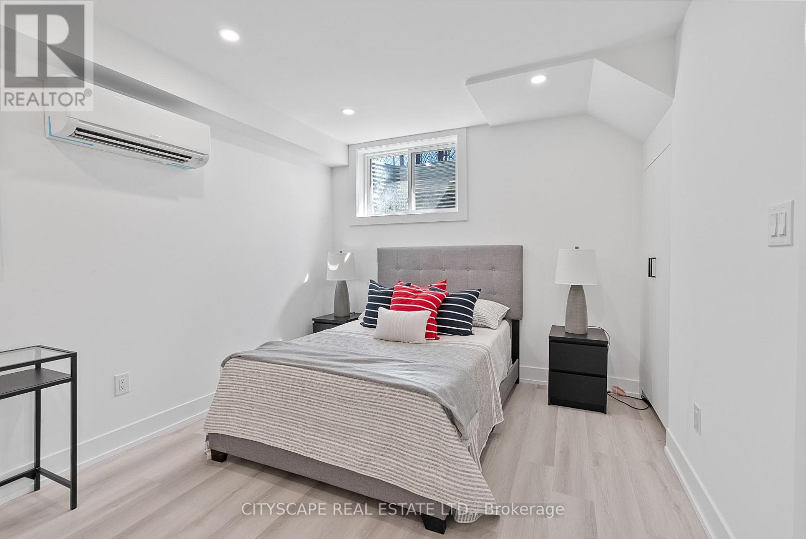 5 Gdn Ste - 591 Oakwood Avenue, Toronto, Ontario  M6E 2X8 - Photo 7 - C13218090