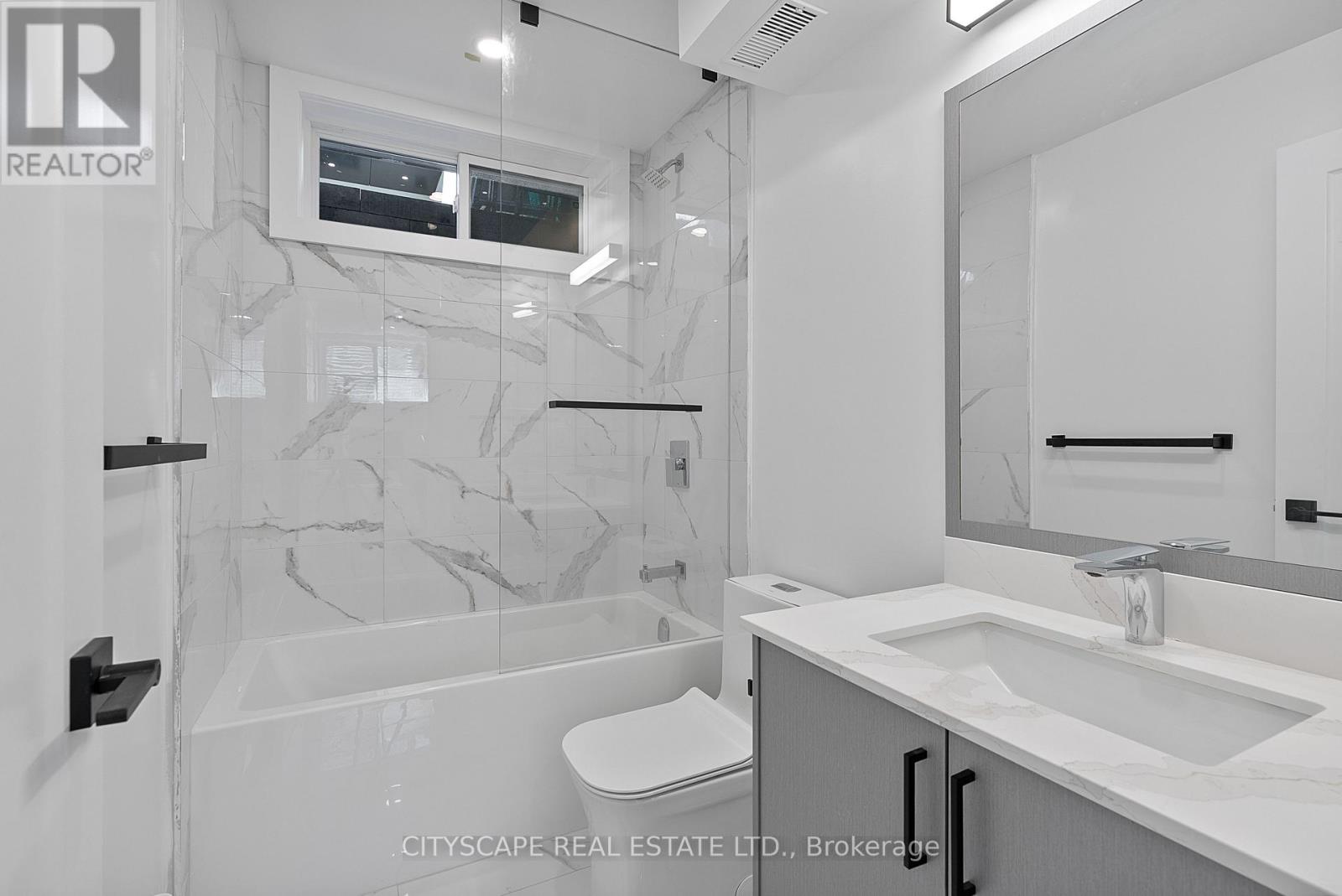 5 Gdn Ste - 591 Oakwood Avenue, Toronto, Ontario  M6E 2X8 - Photo 6 - C13218090