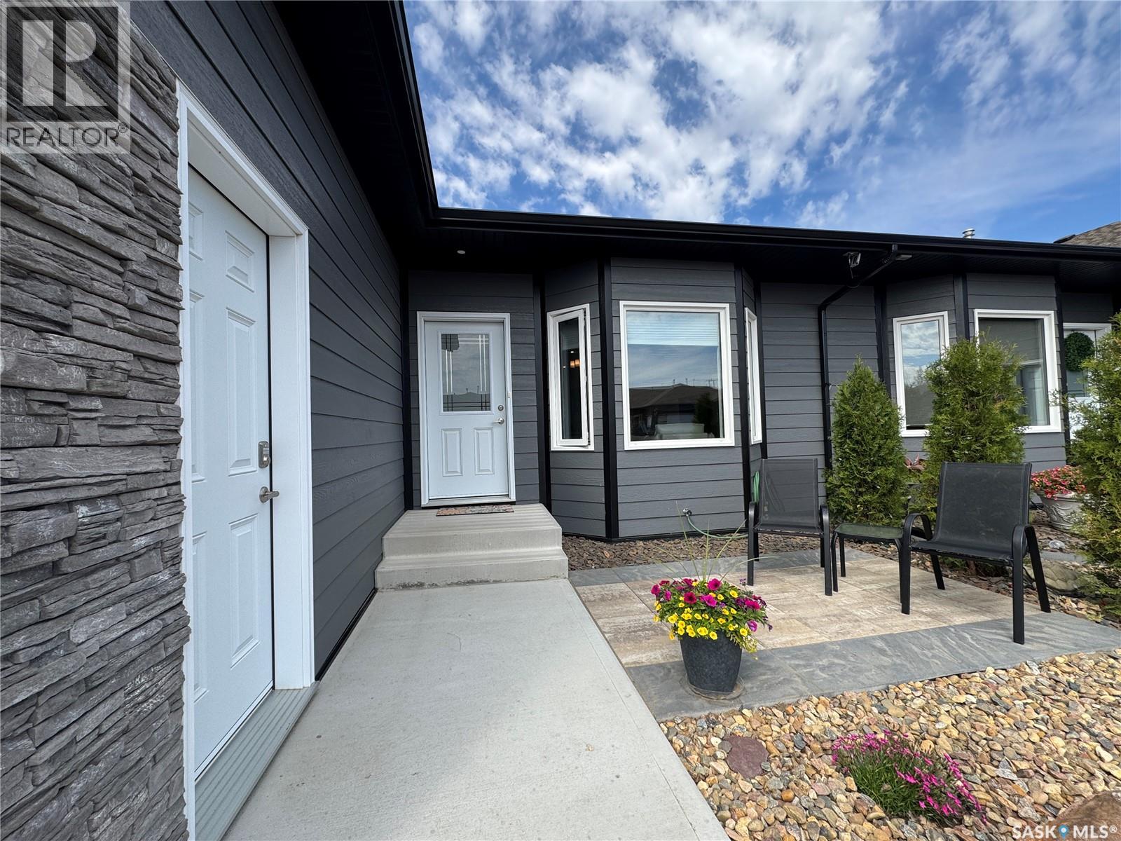 154 Heritage Landing Crescent, Battleford, Saskatchewan  S0M 0E0 - Photo 2 - SK037876