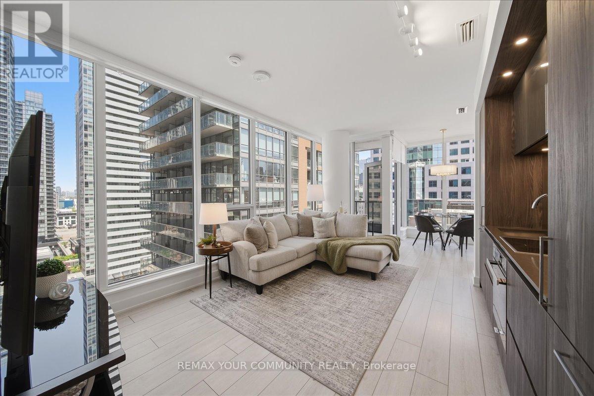 1806 - 15 MERCER STREET, Toronto, Ontario