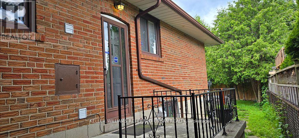 Bsmt - 49 Halkin Crescent, Toronto, Ontario  M4A 1M8 - Photo 11 - C13229794