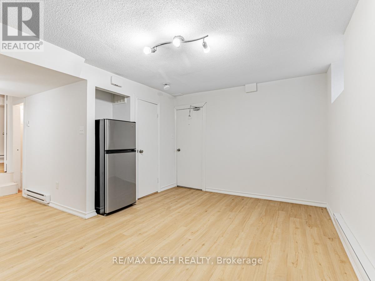 B2 - 663 Huron Street, Toronto, Ontario  M5R 2R8 - Photo 11 - C13229874