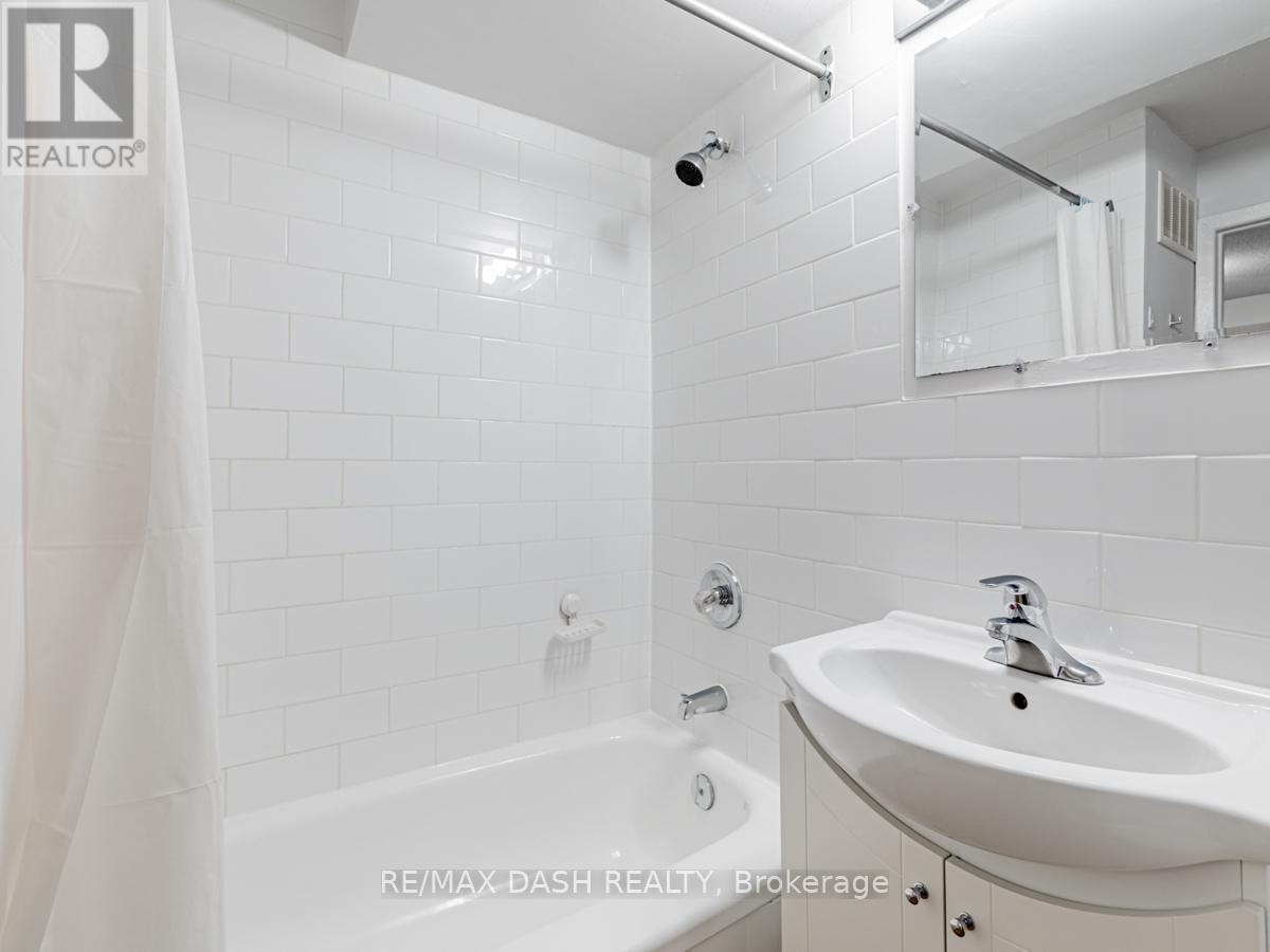 B2 - 663 Huron Street, Toronto, Ontario  M5R 2R8 - Photo 17 - C13229874