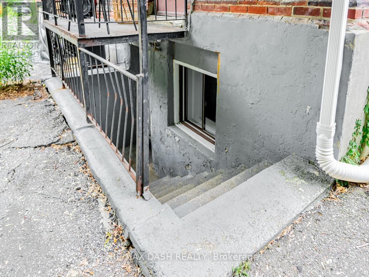 B2 - 663 Huron Street, Toronto, Ontario  M5R 2R8 - Photo 4 - C13229874