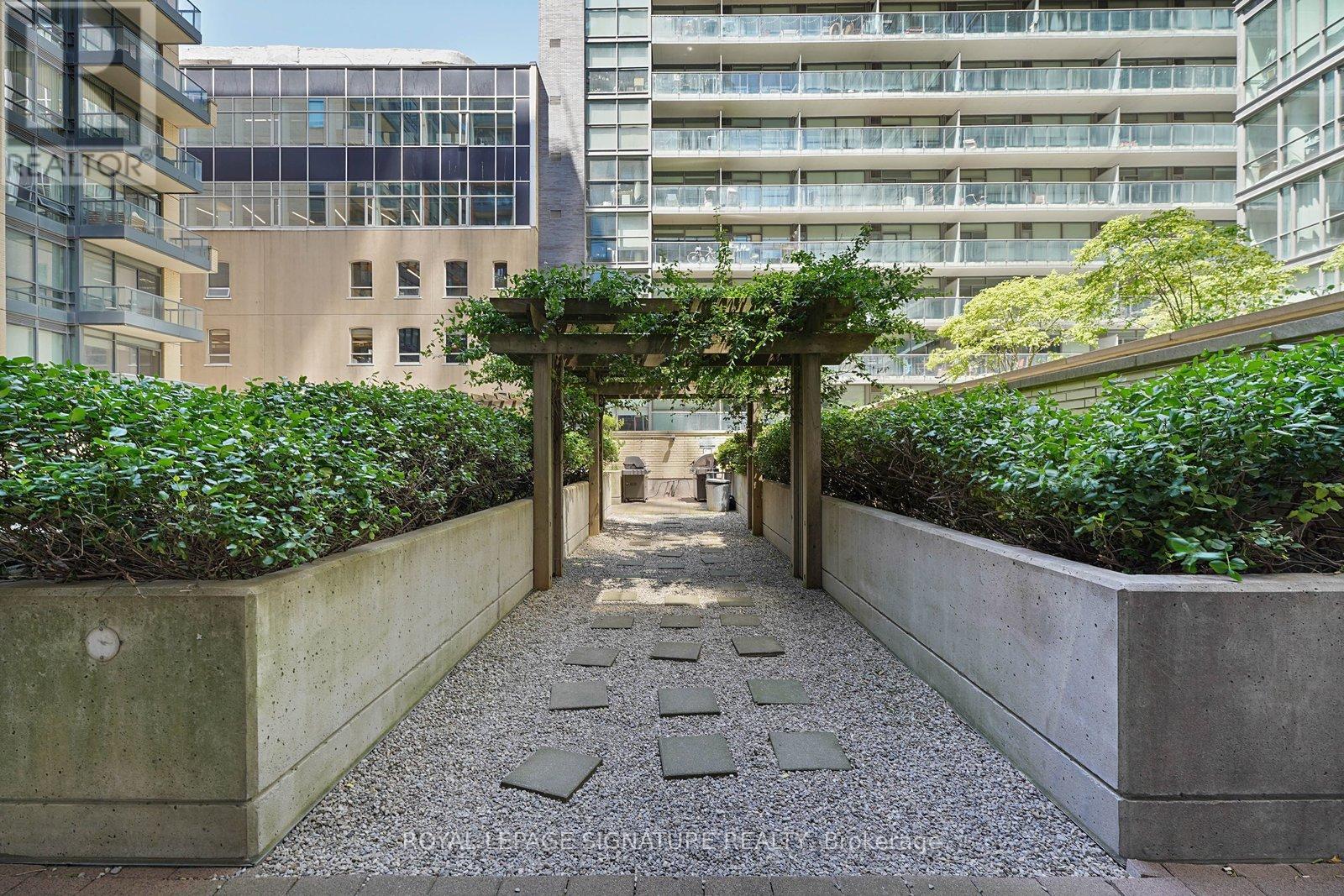 1417 - 438 King Street W, Toronto, Ontario  M5V 3T9 - Photo 28 - C13229904