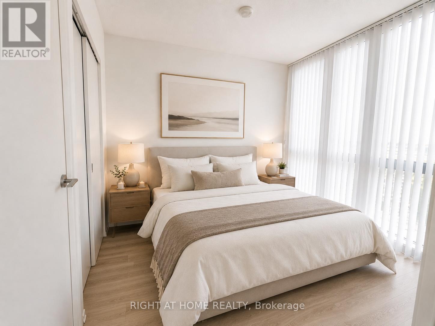 3010 - 101 Charles Street E, Toronto, Ontario  M4Y 1V2 - Photo 2 - C13230012