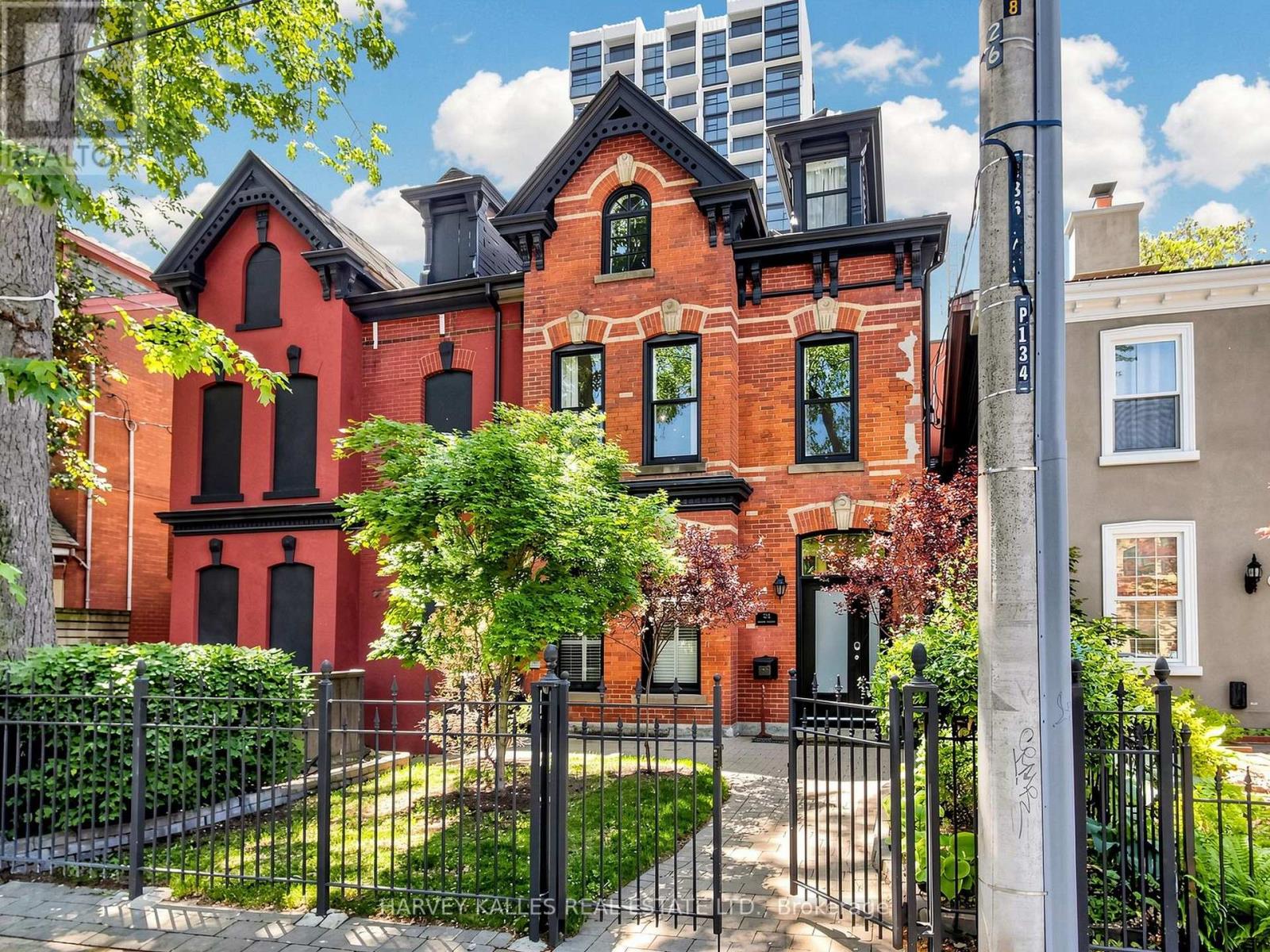 2 - 134 Seaton Street, Toronto, Ontario  M5A 2T3 - Photo 2 - C13230030