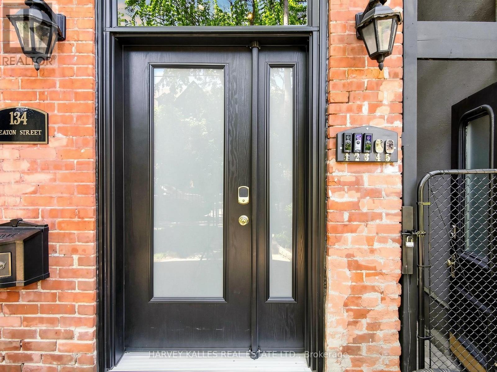 2 - 134 Seaton Street, Toronto, Ontario  M5A 2T3 - Photo 8 - C13230030