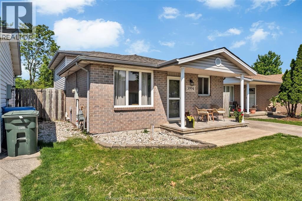 3994 Acorn Crescent, Windsor, Ontario  N8W 5R2 - Photo 3 - 26012871