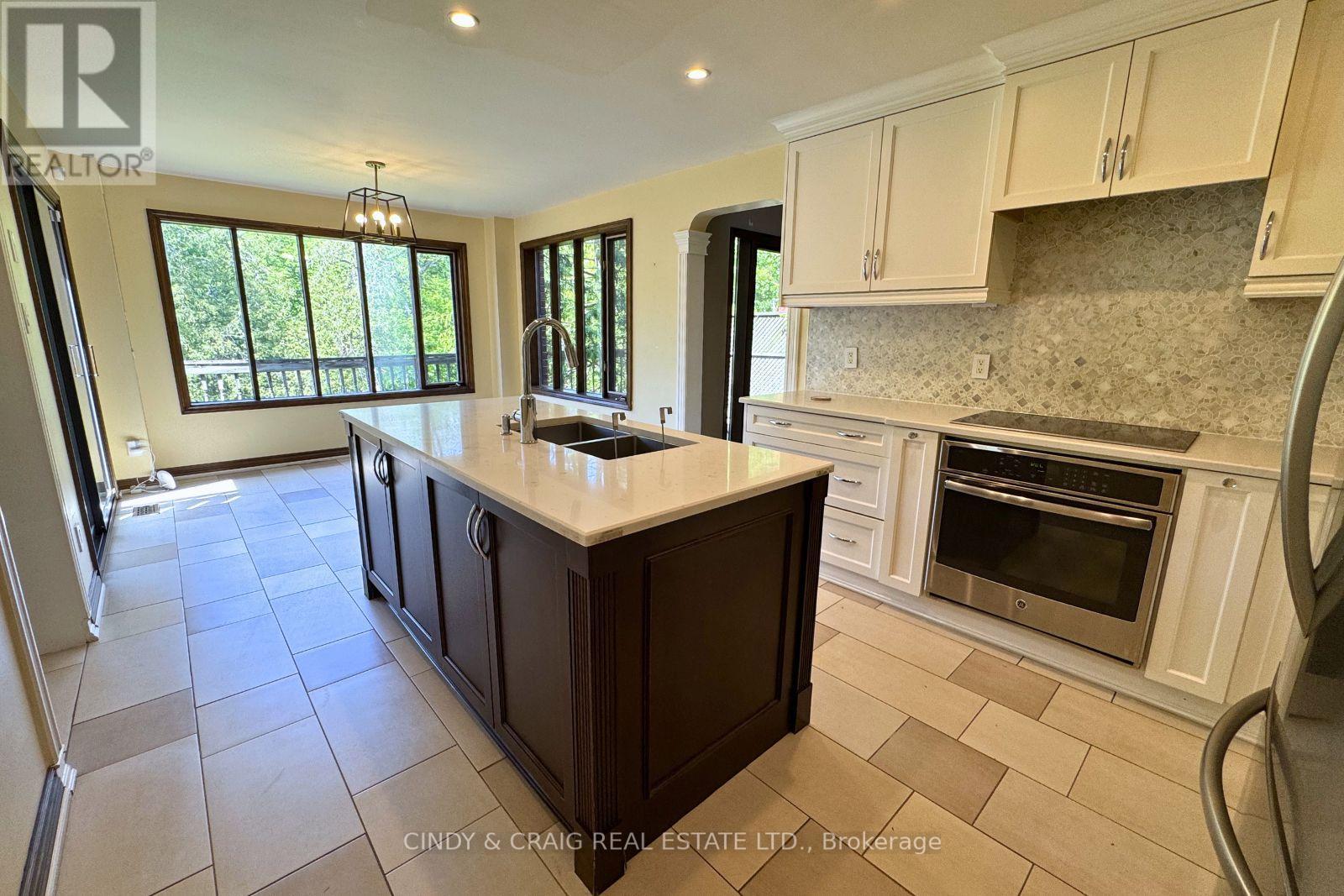 1426 Highbush Trail, Pickering, Ontario  L1V 1N5 - Photo 8 - E13229718