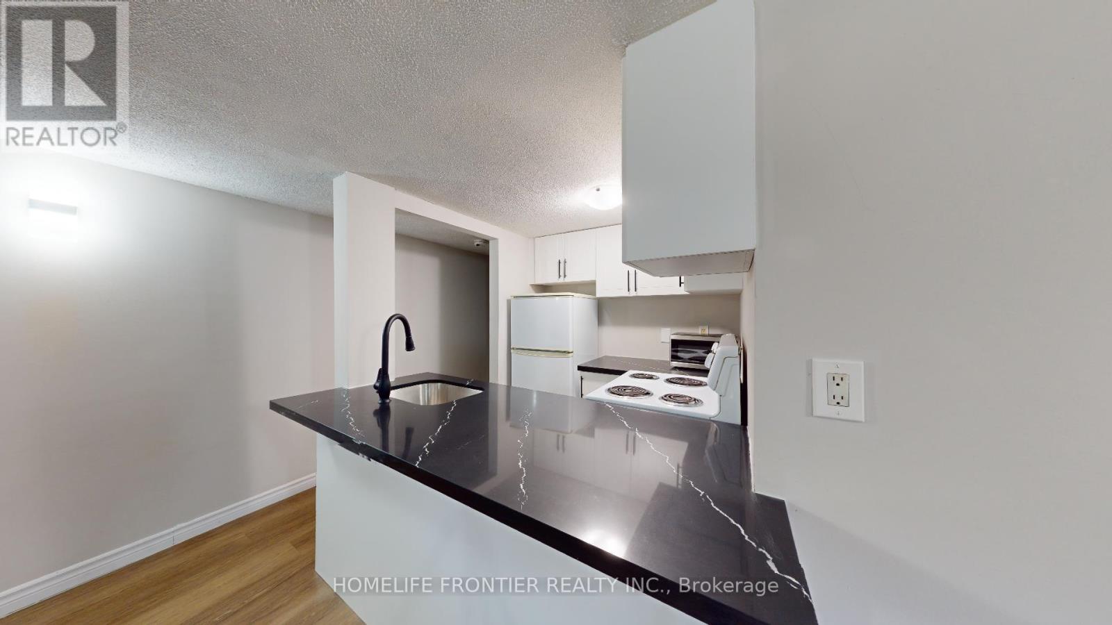 3 - 79 Redwood Avenue, Toronto, Ontario  M4L 2S5 - Photo 6 - E13229730