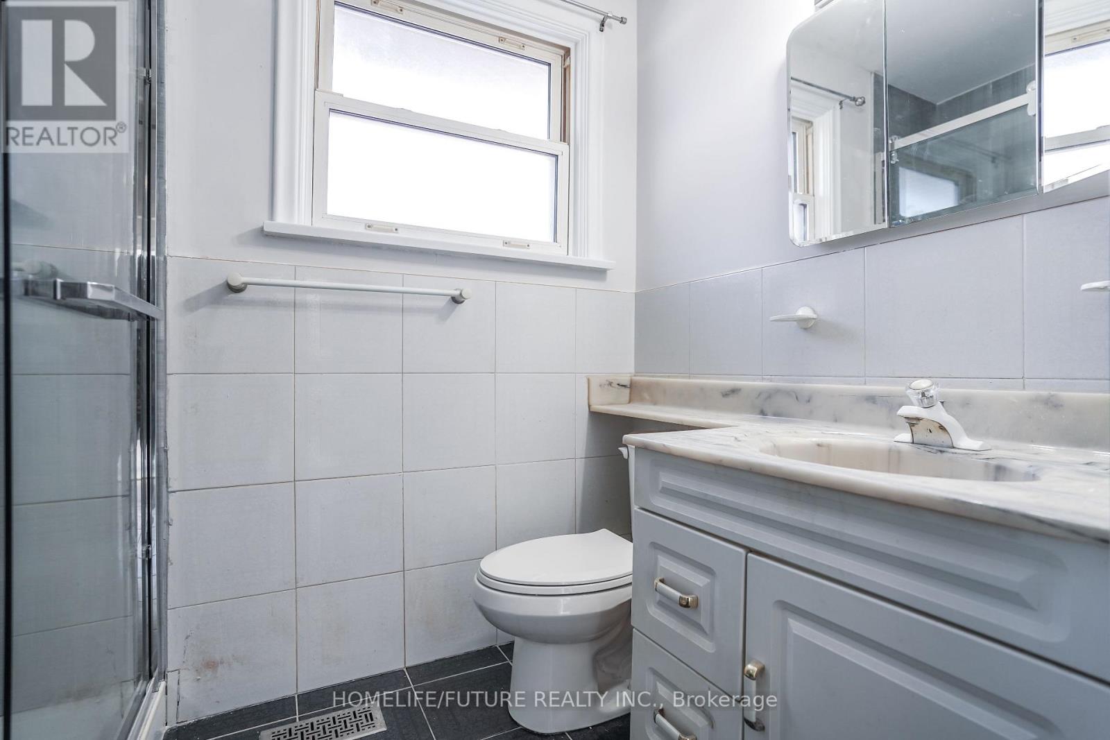 Main - 167 Treverton Drive, Toronto, Ontario  M1K 3T1 - Photo 2 - E13229914