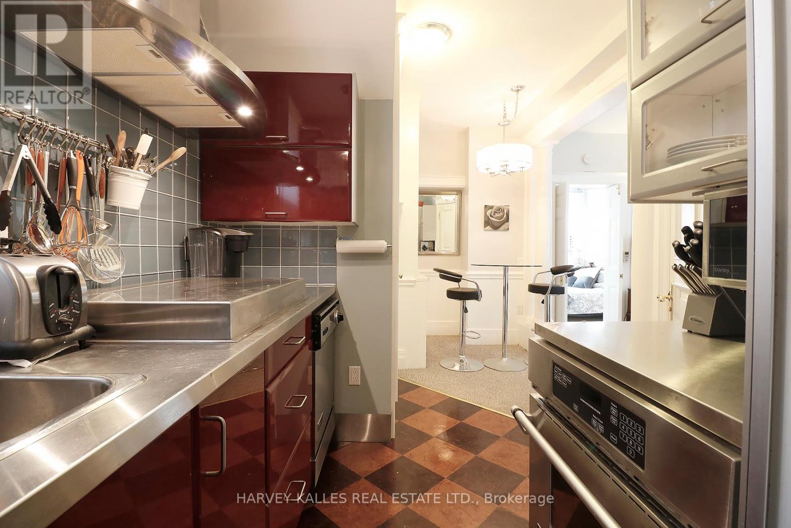 4 - 27 Hiawatha Road, Toronto, Ontario  M4L 2X7 - Photo 11 - E13229992