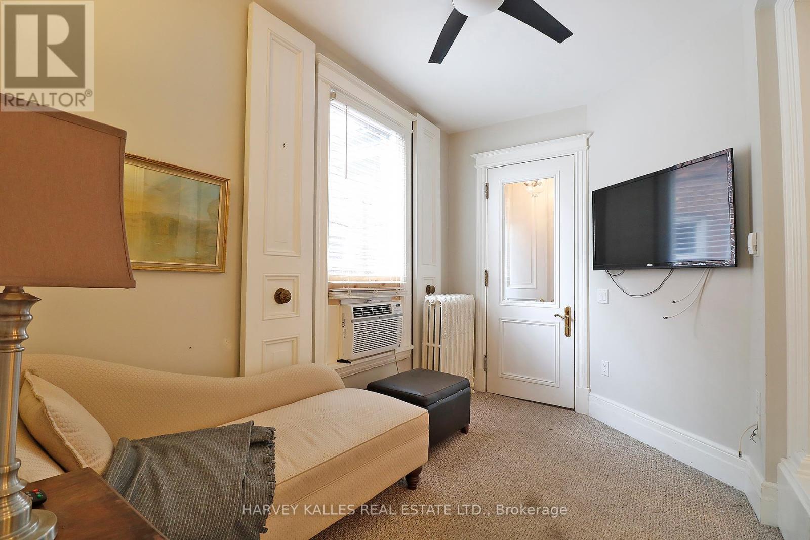 4 - 27 Hiawatha Road, Toronto, Ontario  M4L 2X7 - Photo 3 - E13229992