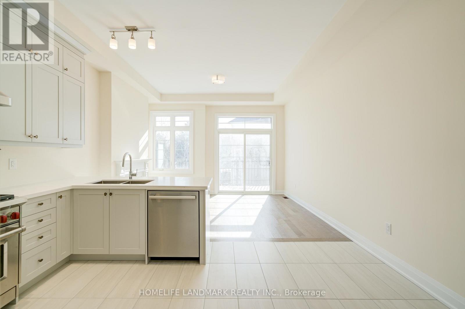 4285 Major Mackenzie Drive E, Markham, Ontario  L6C 3L5 - Photo 18 - N13229838