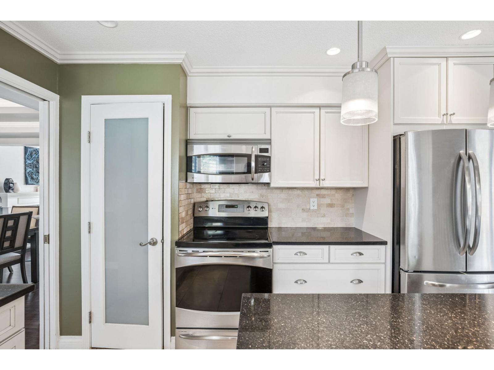 8536 142a Street, Surrey, British Columbia  V3W 0Z8 - Photo 10 - R3131128