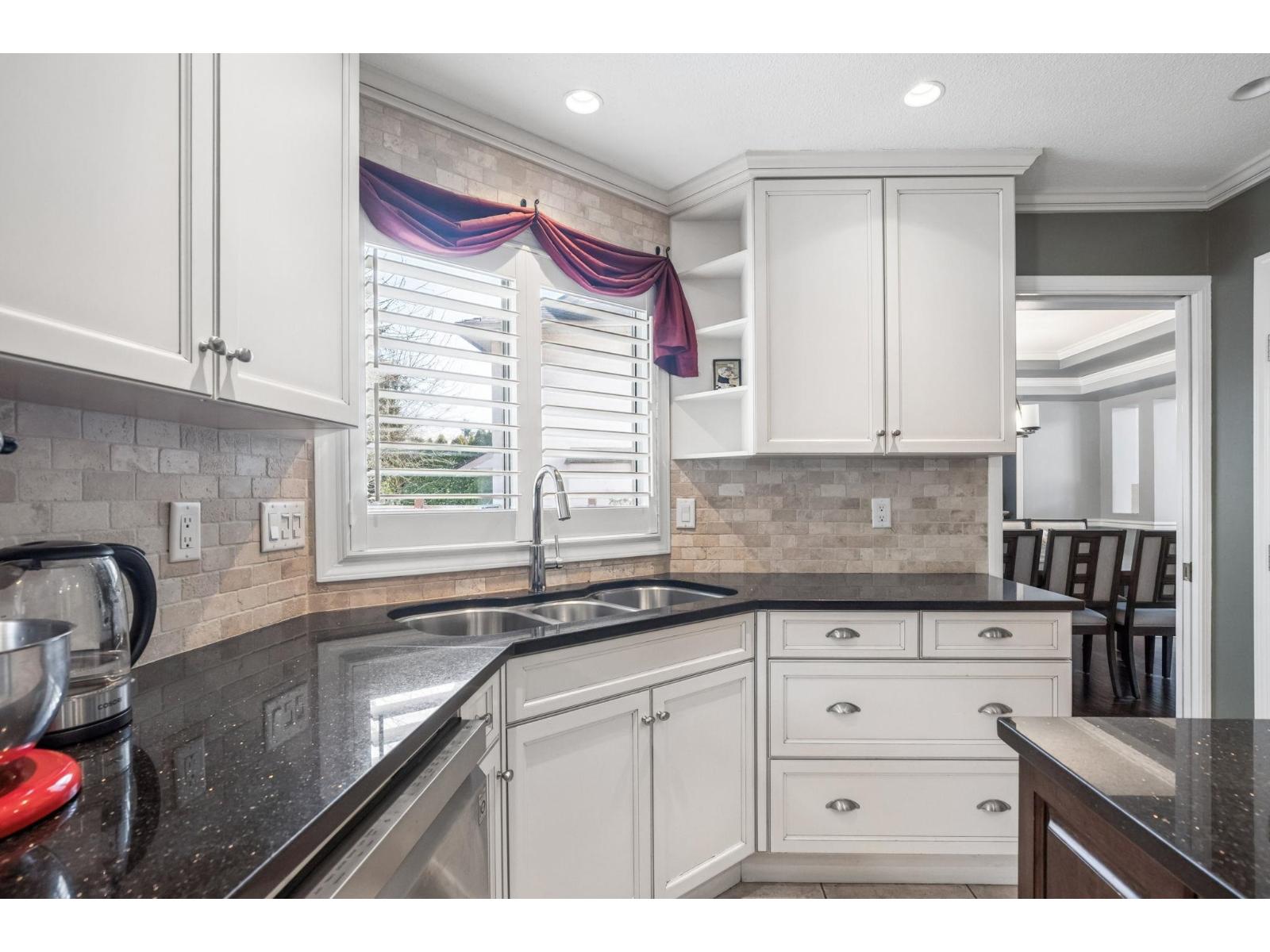 8536 142a Street, Surrey, British Columbia  V3W 0Z8 - Photo 9 - R3131128