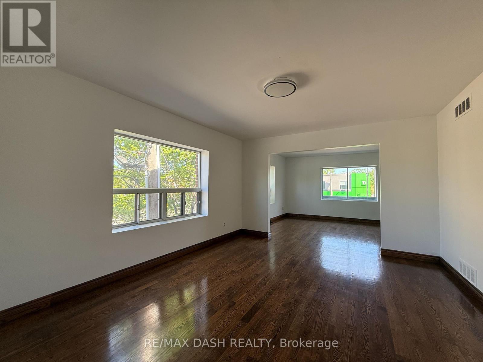 Upper - 2973 Bloor Street W, Toronto, Ontario  M4Y 1B8 - Photo 10 - W13229766