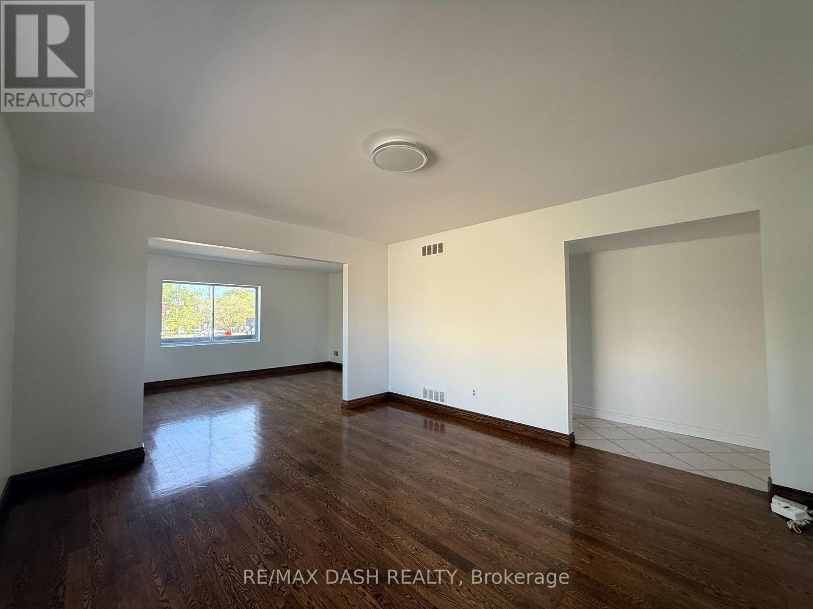 Upper - 2973 Bloor Street W, Toronto, Ontario  M4Y 1B8 - Photo 13 - W13229766