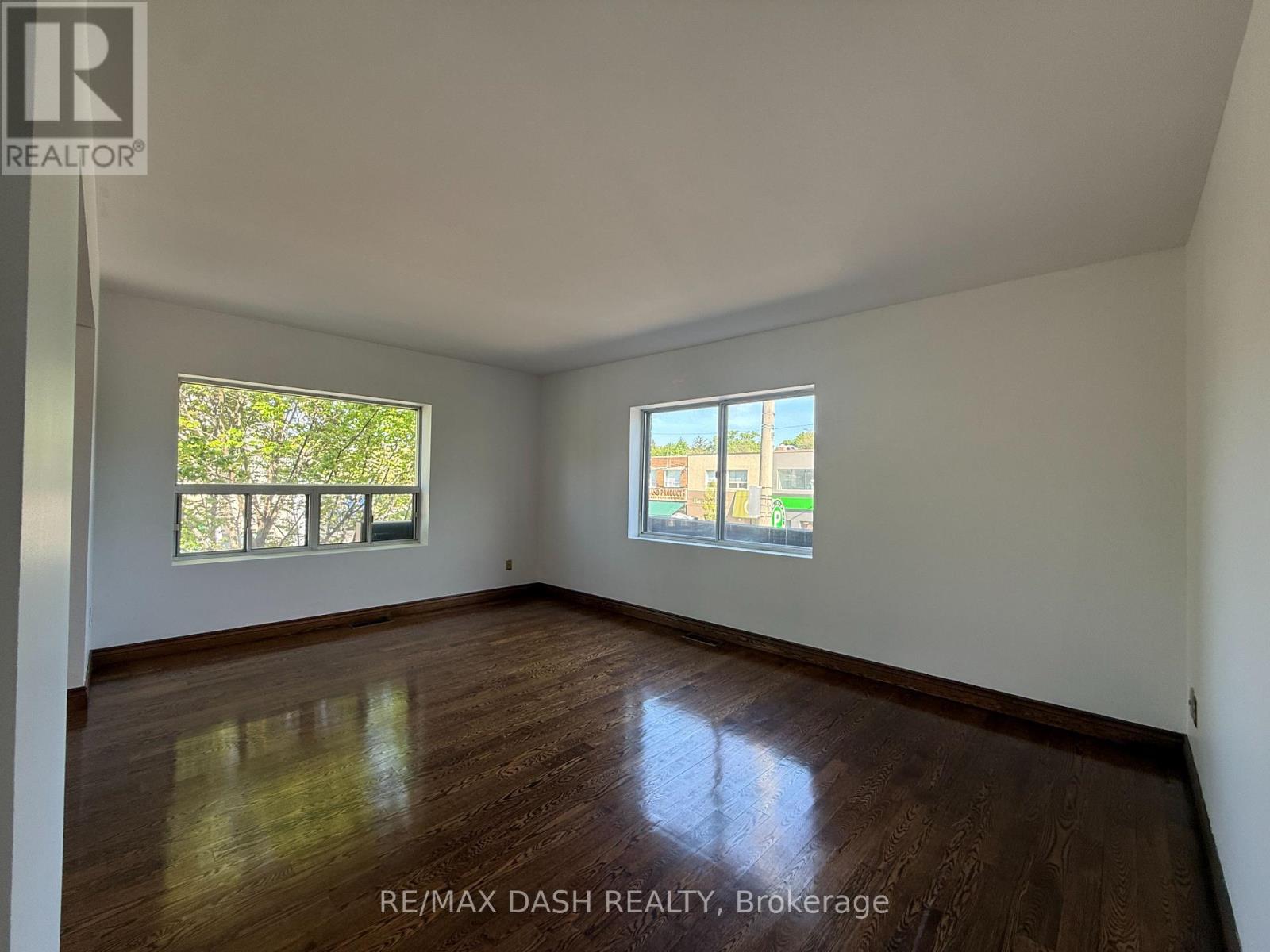 Upper - 2973 Bloor Street W, Toronto, Ontario  M4Y 1B8 - Photo 16 - W13229766