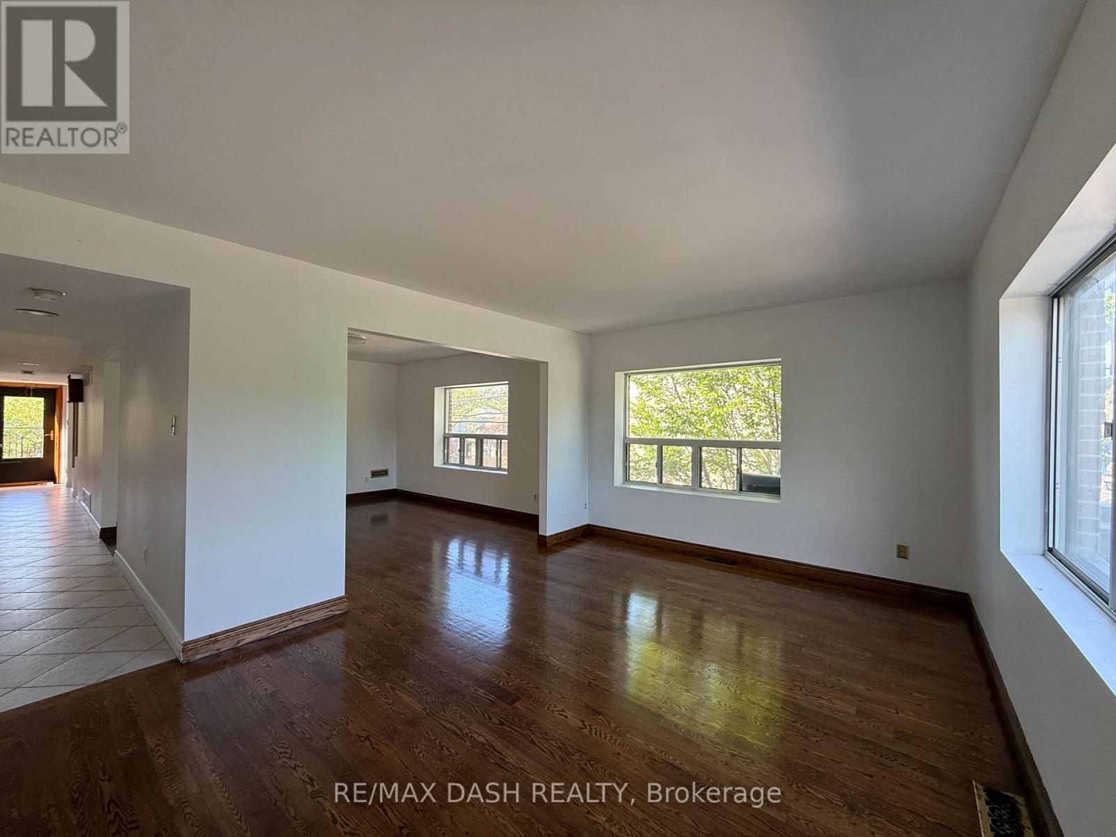 Upper - 2973 Bloor Street W, Toronto, Ontario  M4Y 1B8 - Photo 17 - W13229766