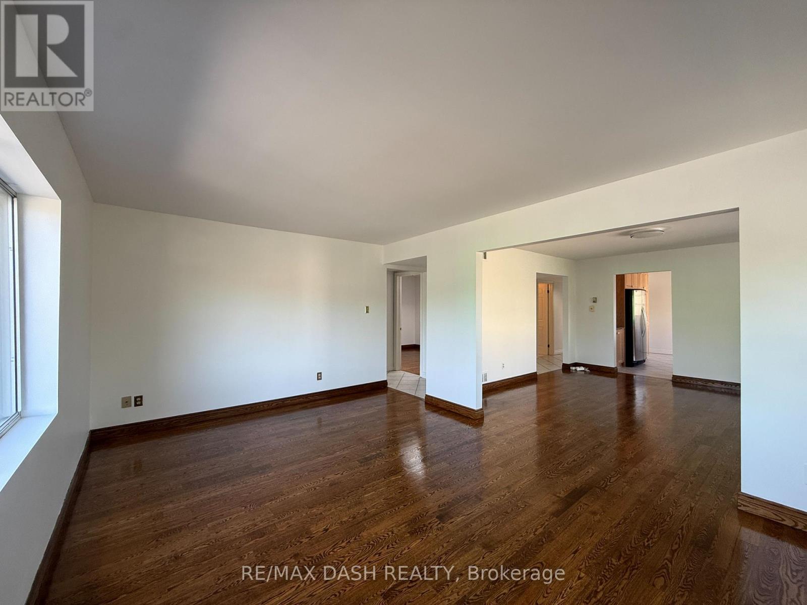 Upper - 2973 Bloor Street W, Toronto, Ontario  M4Y 1B8 - Photo 18 - W13229766