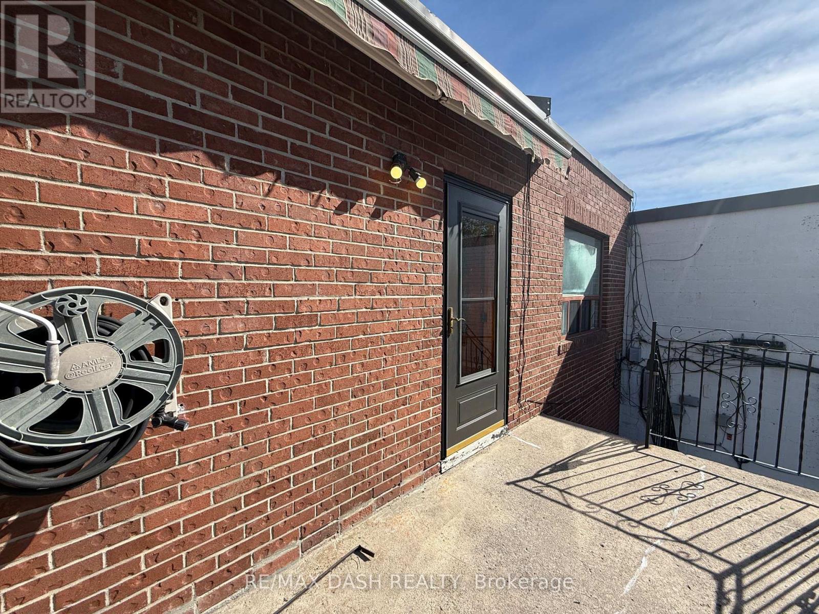 Upper - 2973 Bloor Street W, Toronto, Ontario  M4Y 1B8 - Photo 29 - W13229766