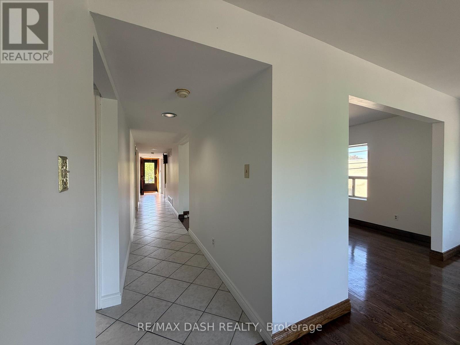 Upper - 2973 Bloor Street W, Toronto, Ontario  M4Y 1B8 - Photo 32 - W13229766