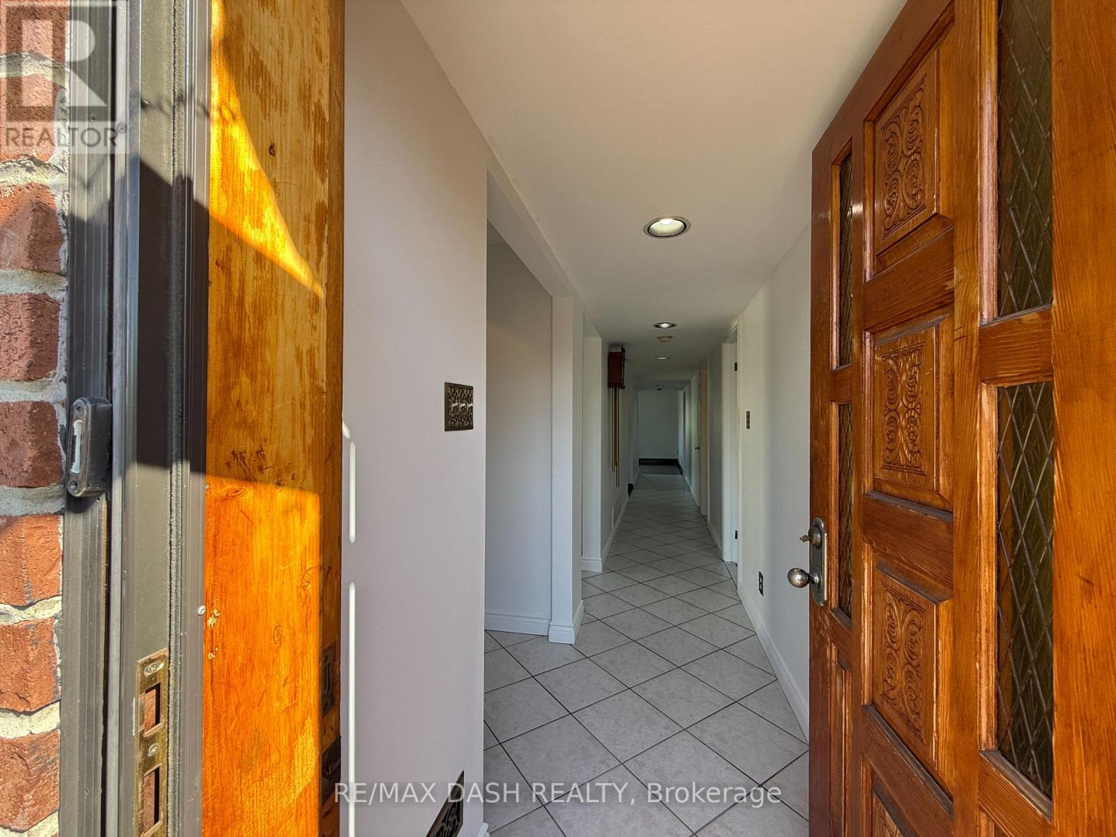 Upper - 2973 Bloor Street W, Toronto, Ontario  M4Y 1B8 - Photo 4 - W13229766