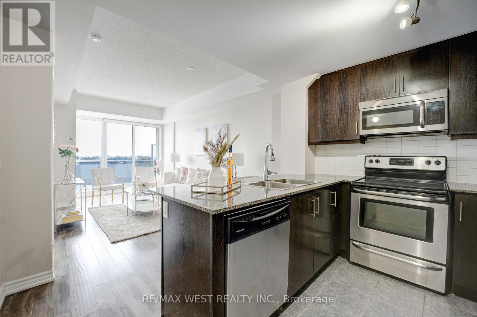627 - 15 James Finlay Way, Toronto, Ontario  M3M 0B3 - Photo 3 - W13229836