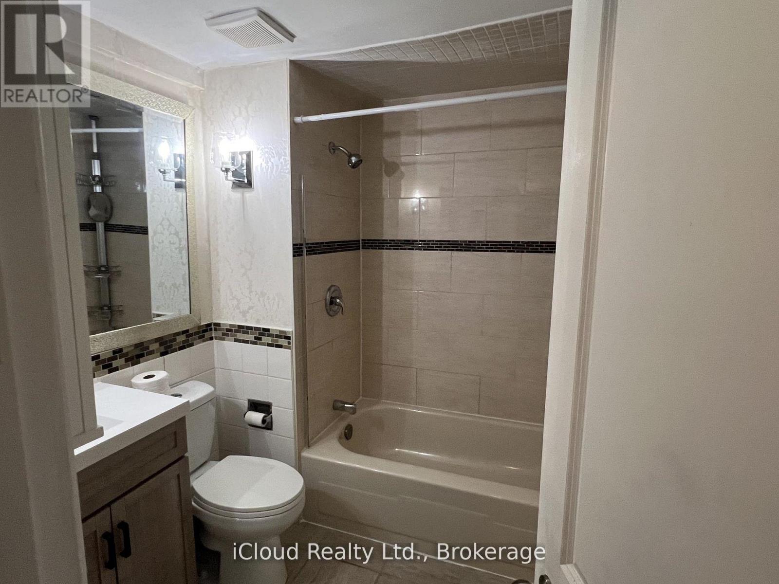 30 Salisbury Circle, Brampton, Ontario  L6V 2Z5 - Photo 17 - W13229880