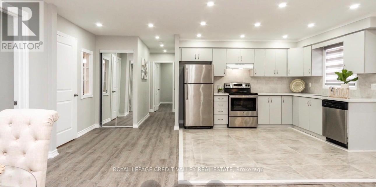 65 Abell Drive, Brampton, Ontario  L6V 2W1 - Photo 5 - W13229888