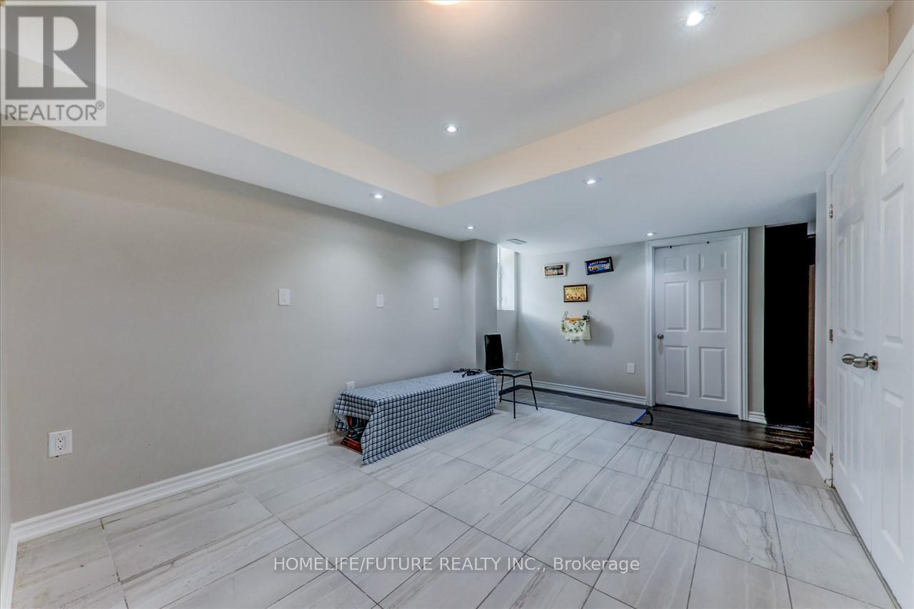 Bsmt - 49 Peppermint Close, Brampton, Ontario  L6P 3C7 - Photo 8 - W13229990